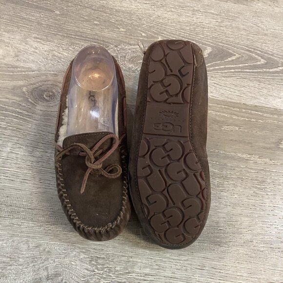 Ugg Dakota Moccasin Slipper Womens 6 Brown Suede Leather Shearling Slip On Shoe - Picture 6 of 6